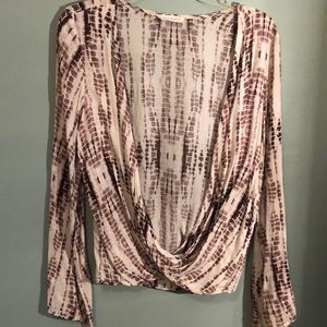 Pattern deep cut long sleeve